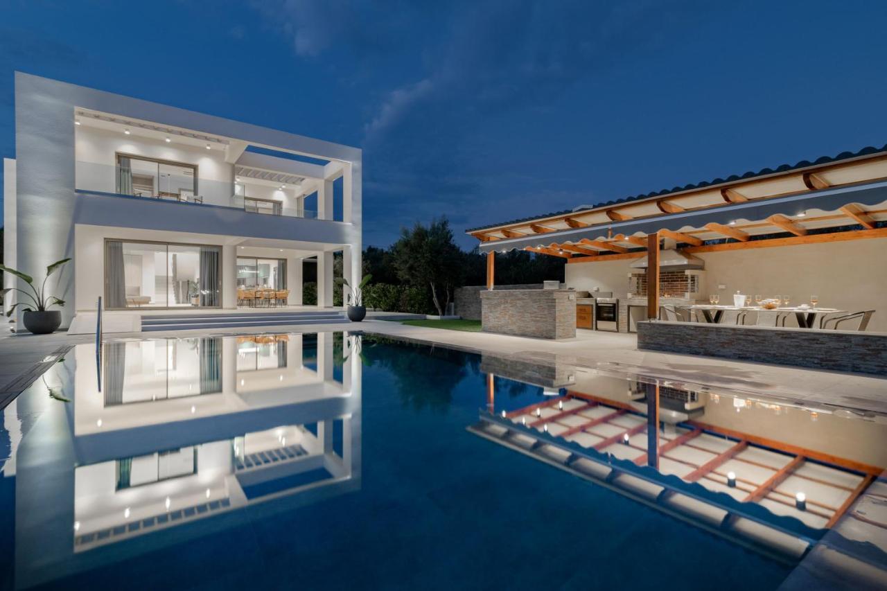 Antonia Villa - Luxurious Serenity With Private Pool, By Zantewize Kalipádo Kültér fotó